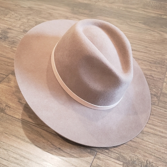 Lack Of Color Accessories - NWT Lack of Color The Grove Coffee Brown Size Medium (57cm)